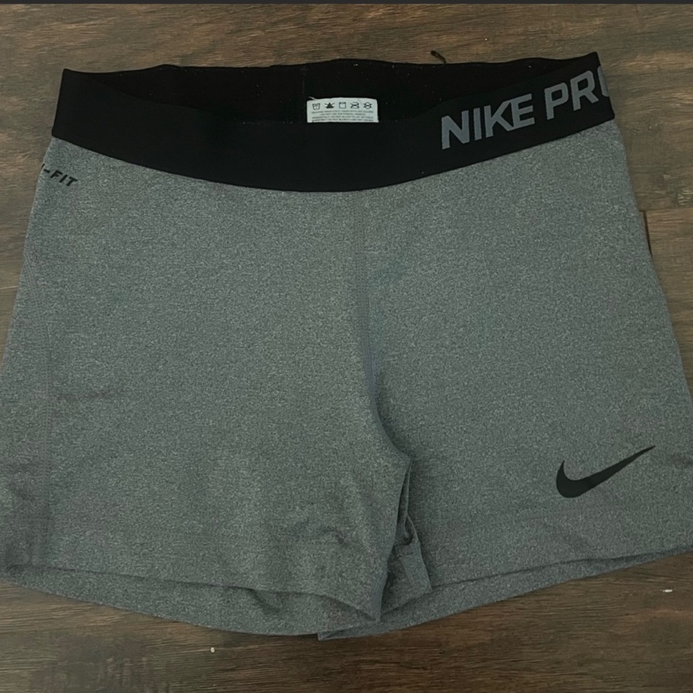 Women’s Nike Pro Spandex Size Medium